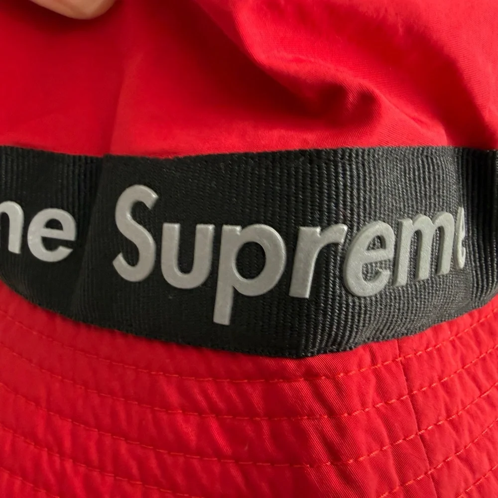 Supreme Red and Black Bucket Hat - Picture 4 of 5